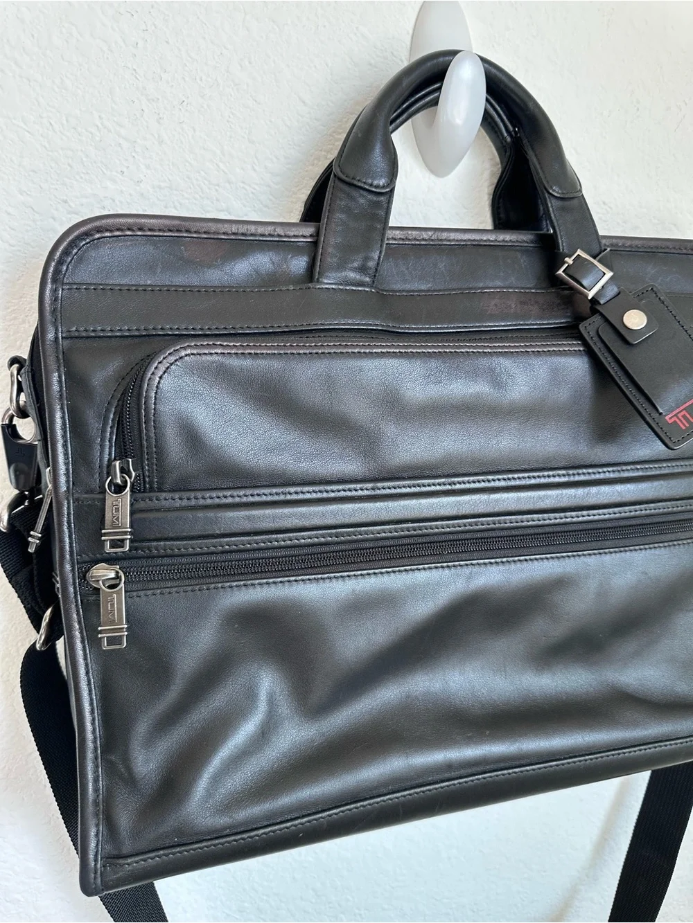 Tumi Alpha Leather Briefcase Travel Bag Black laptop preloved